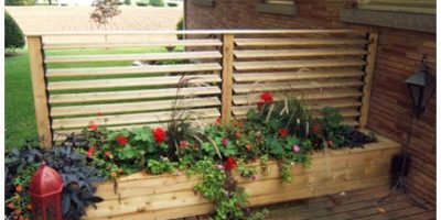 Louvered Privacy Deck Railings with Lattice Toppings