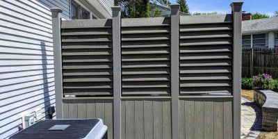 Using Trex for louvered privacy fence open